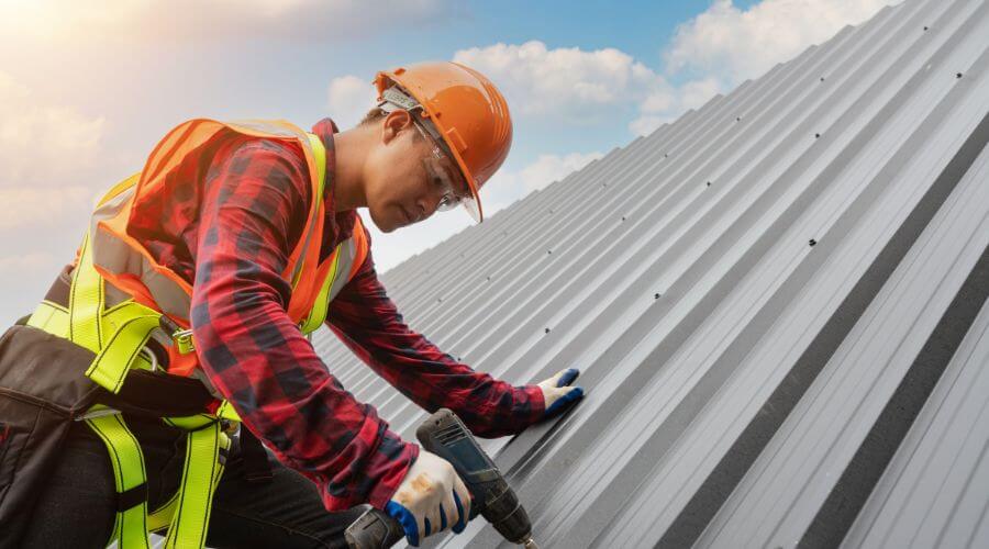 Professional Emergency Roof Repairs services in Warfield, VA